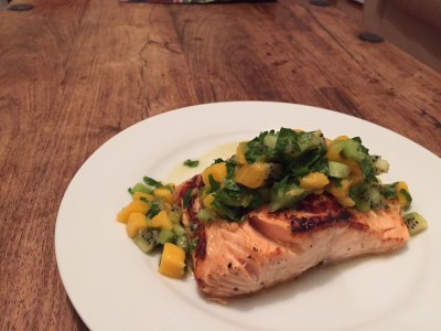 Salmon with mango and kiwi relish