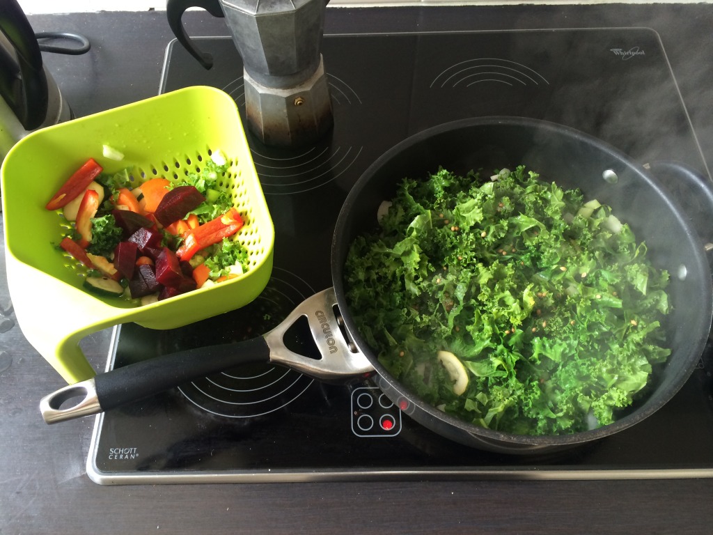 Sardine and kale salad with avocado dressing5