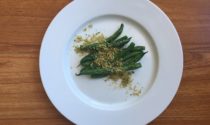 Sauteed green beans with hazelnut gremolata